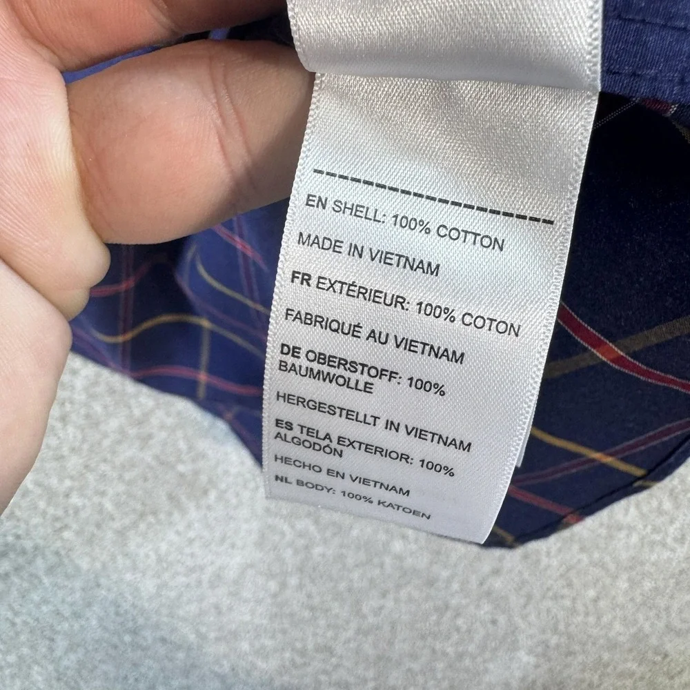 UNTUCKit measurements chest